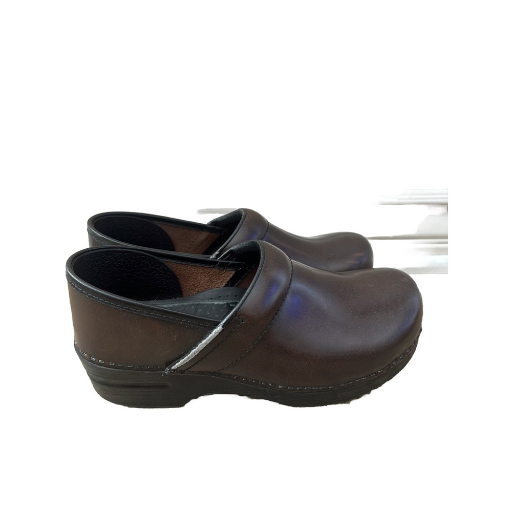 Dansko Women's sz 9.5 /10 EU 40 Dark Brown Slip On Clog Shoes  Blemish On Shoes